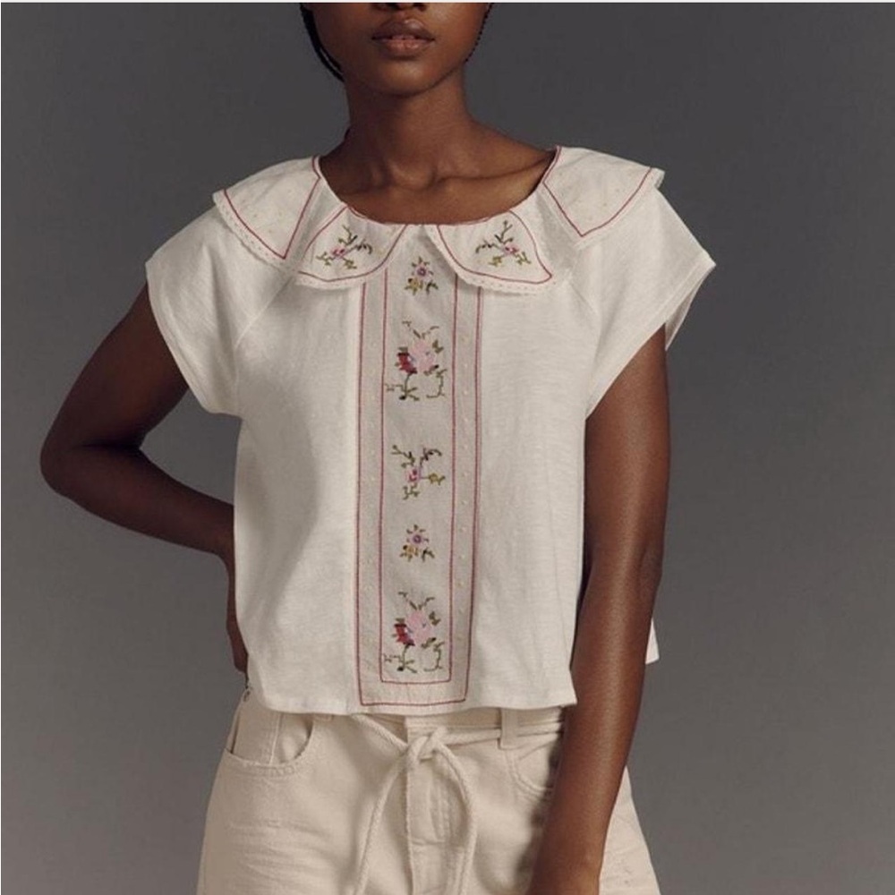 Anthropologie Floral Embellished Peter
Pan Collared Cotton Top, Small